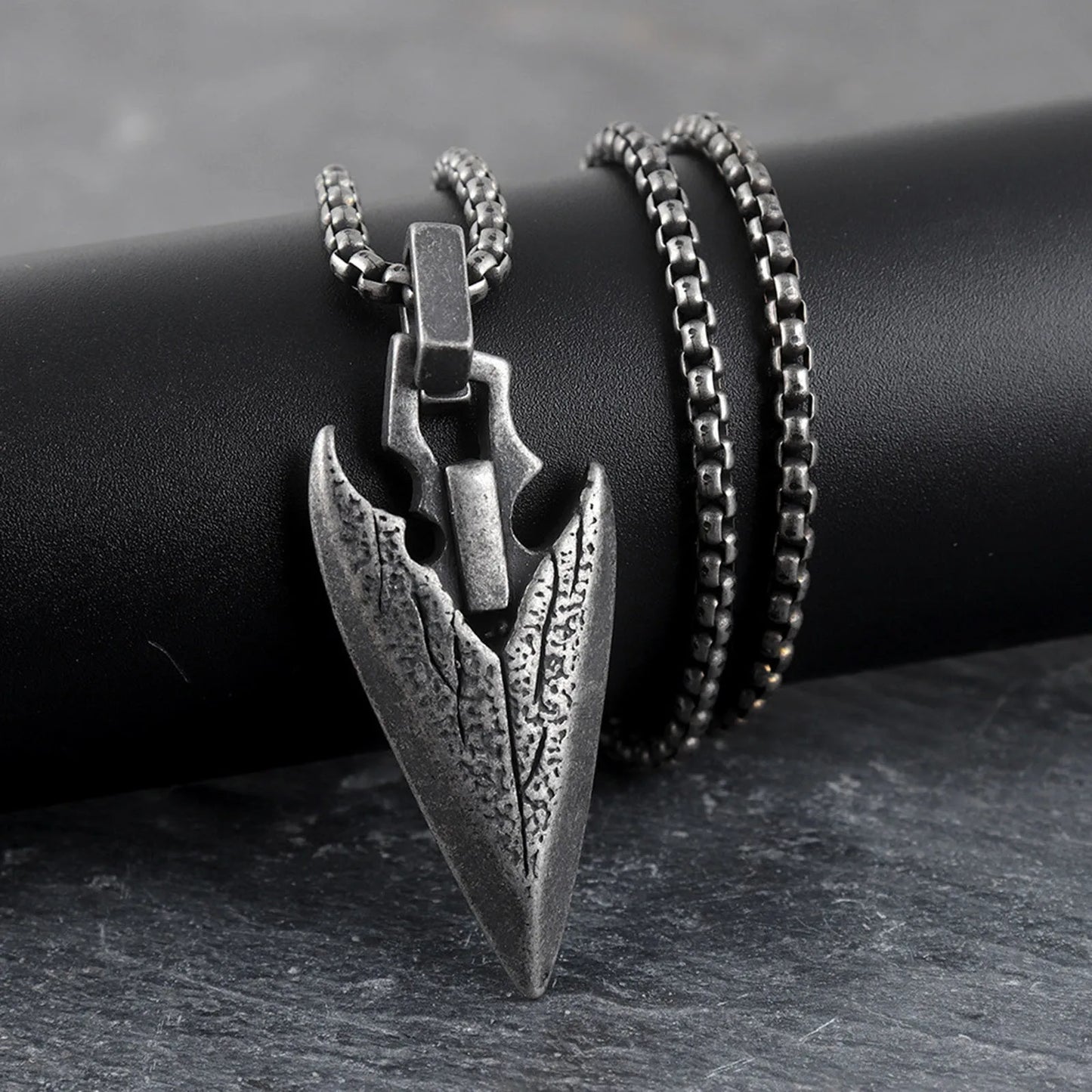 Spear Point Arrowhead Necklaces for Men Cool Punk Stainless Steel Arrow Pendant