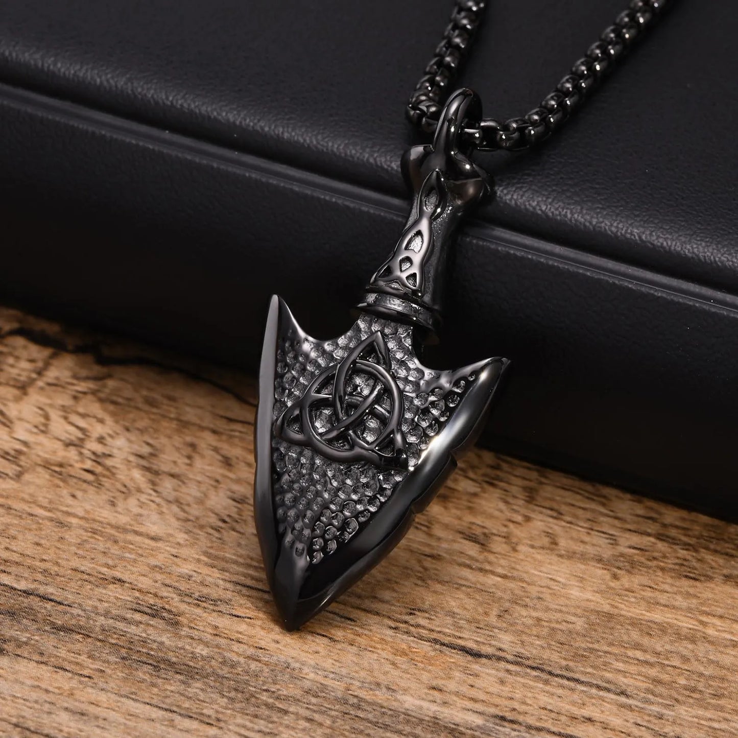 Spear Point Arrowhead Necklaces for Men Cool Punk Stainless Steel Arrow Pendant